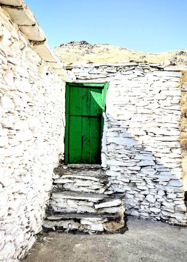 La Casa De La Bombilla Verde Тревелес Экстерьер фото