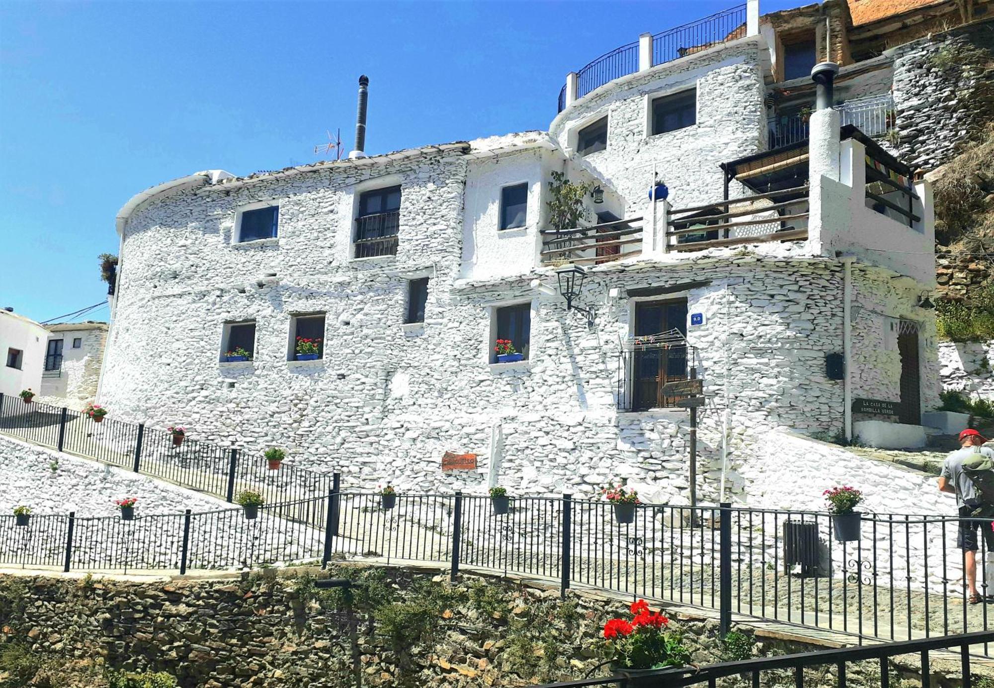 La Casa De La Bombilla Verde Тревелес Экстерьер фото