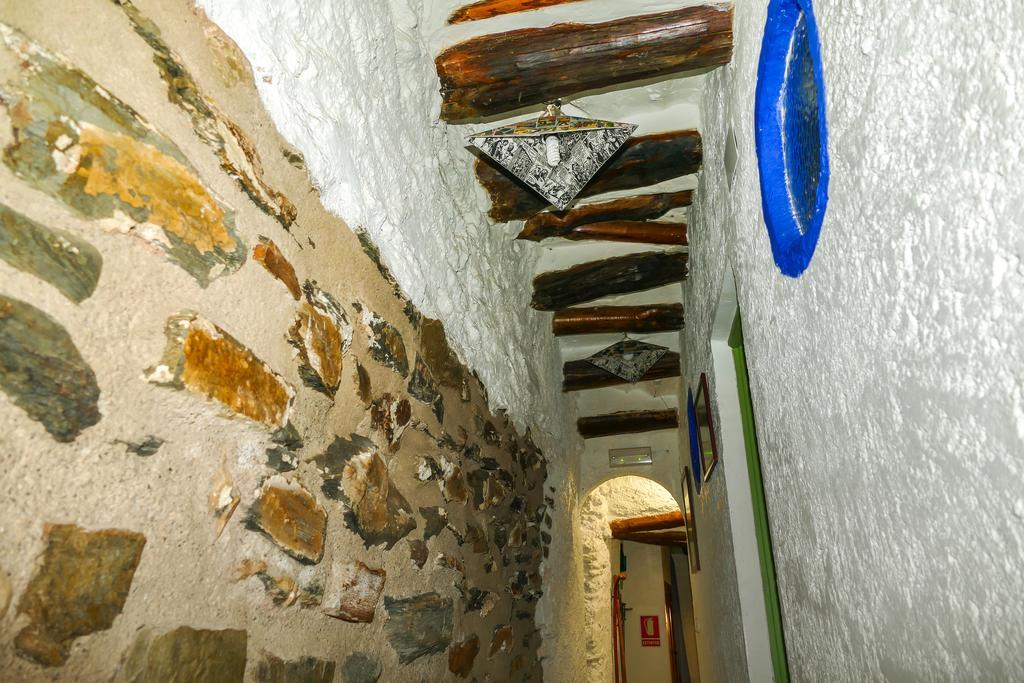 La Casa De La Bombilla Verde Тревелес Экстерьер фото