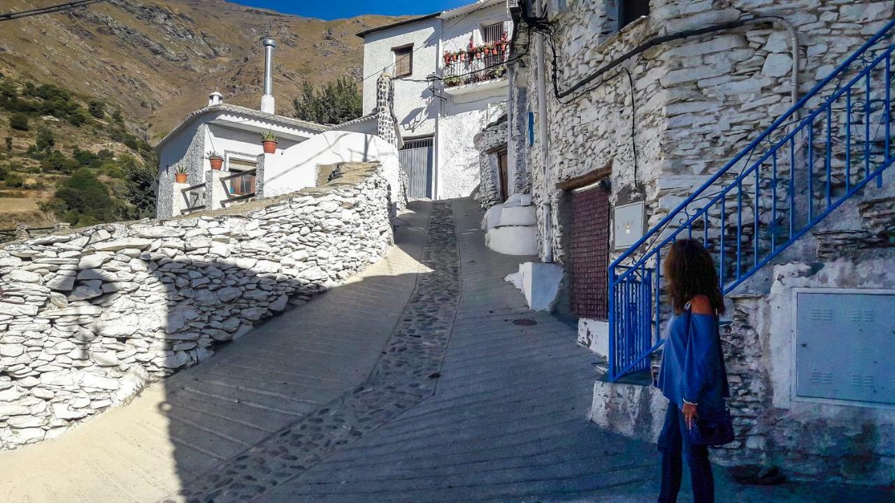 La Casa De La Bombilla Verde Тревелес Экстерьер фото